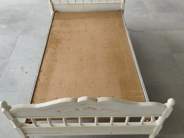 Traditional bed solid mahogany, Limassol — Limassol - Omonia