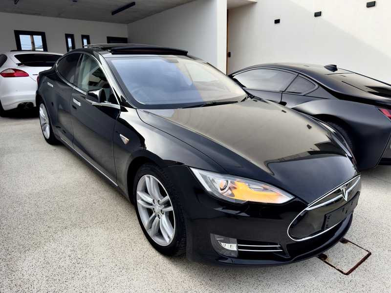 Tesla Model S Electric 2015