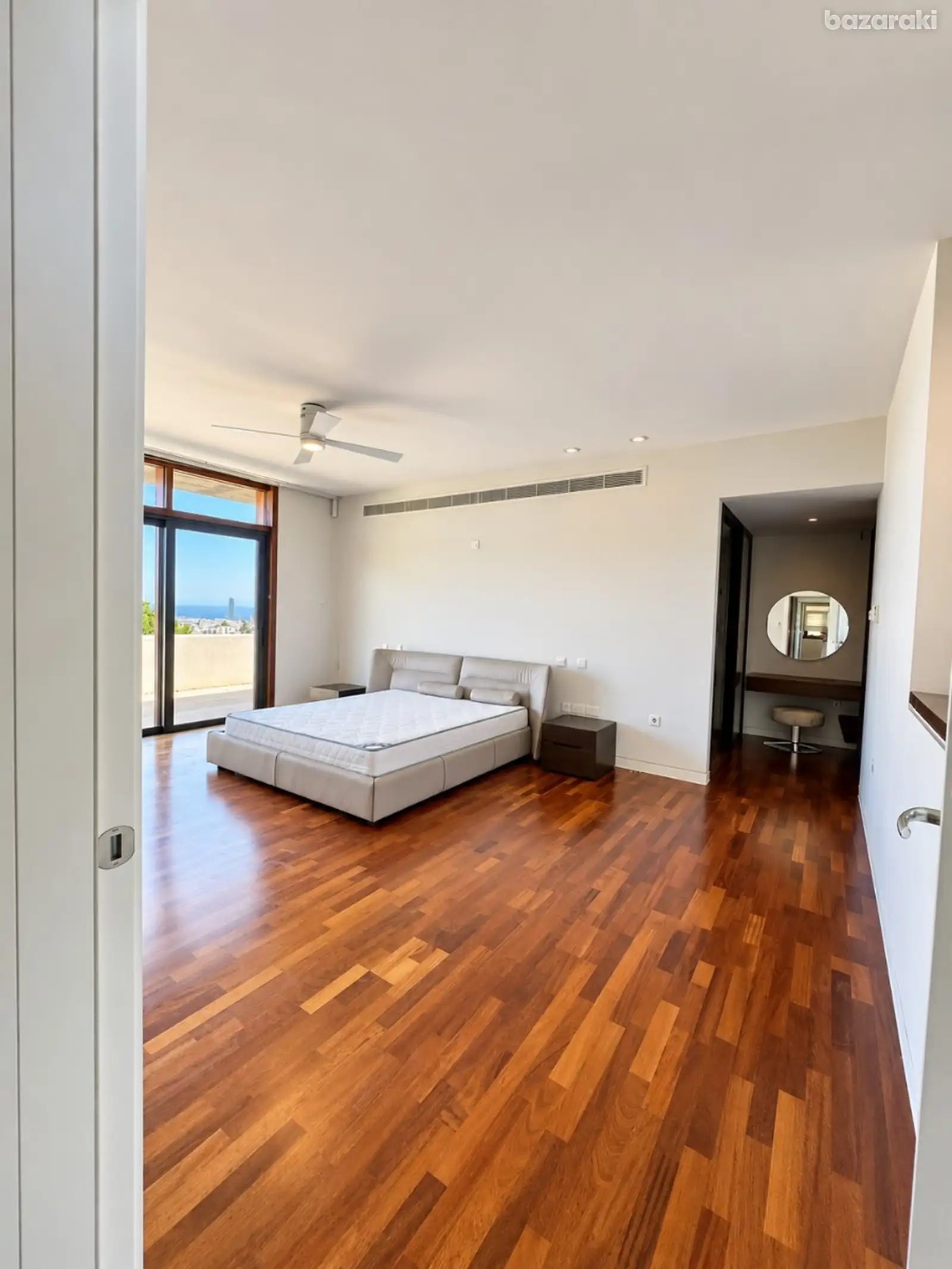Villa, 6 bedrooms — 6