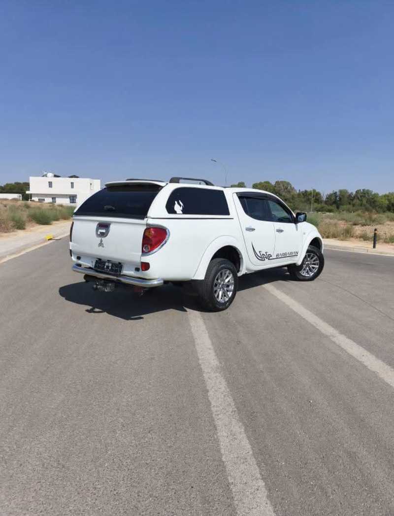 2015 Mitsubishi L200 2,5L 2015 Cyprus