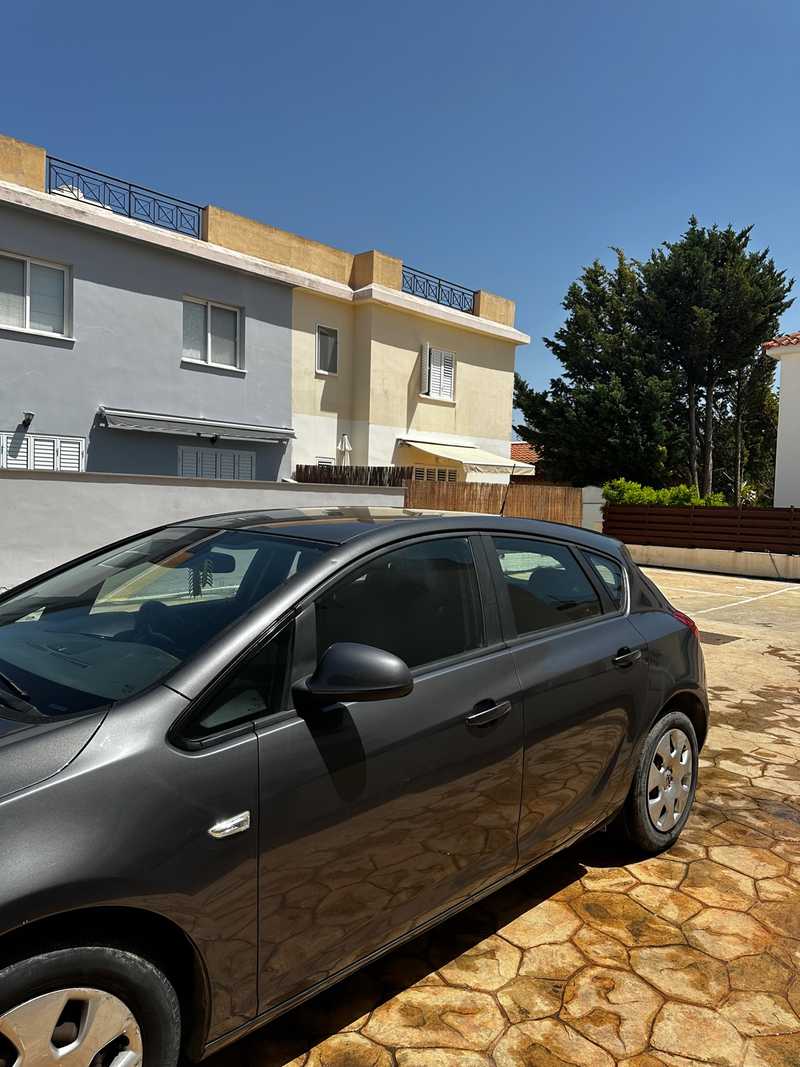 2010 Opel, Vauxhall Astra 1,6L 2010 Cyprus