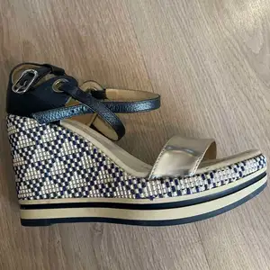 Woman shoes, Επαρχία Λευκωσίας — Λευκωσία - Καϊμακλί