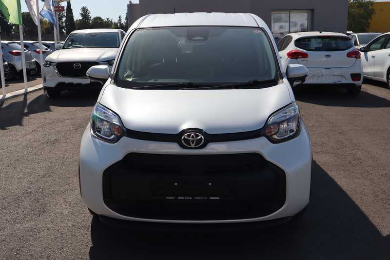 Toyota Sienta 1,5L 2025