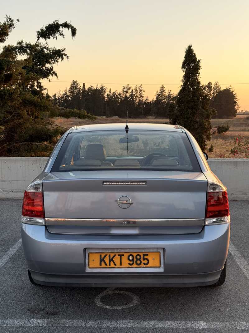 2004 Opel, Vauxhall Vectra 1,6L 2004 Cyprus