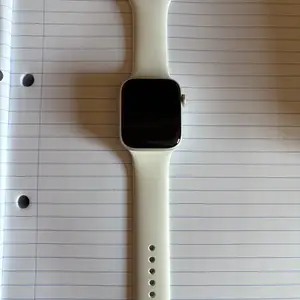 Apple watch se 2nd gen gps 44mm excellent condition + box, Limassol — Limassol - Zakaki