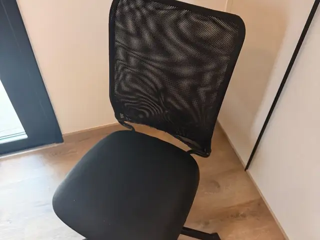 Working chair, Επαρχία Λεμεσού — Λεμεσός - Άγιος Αντώνιος