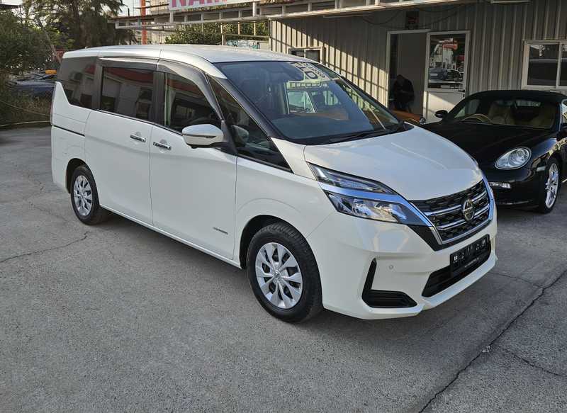 Nissan Serena 2,0L 2022