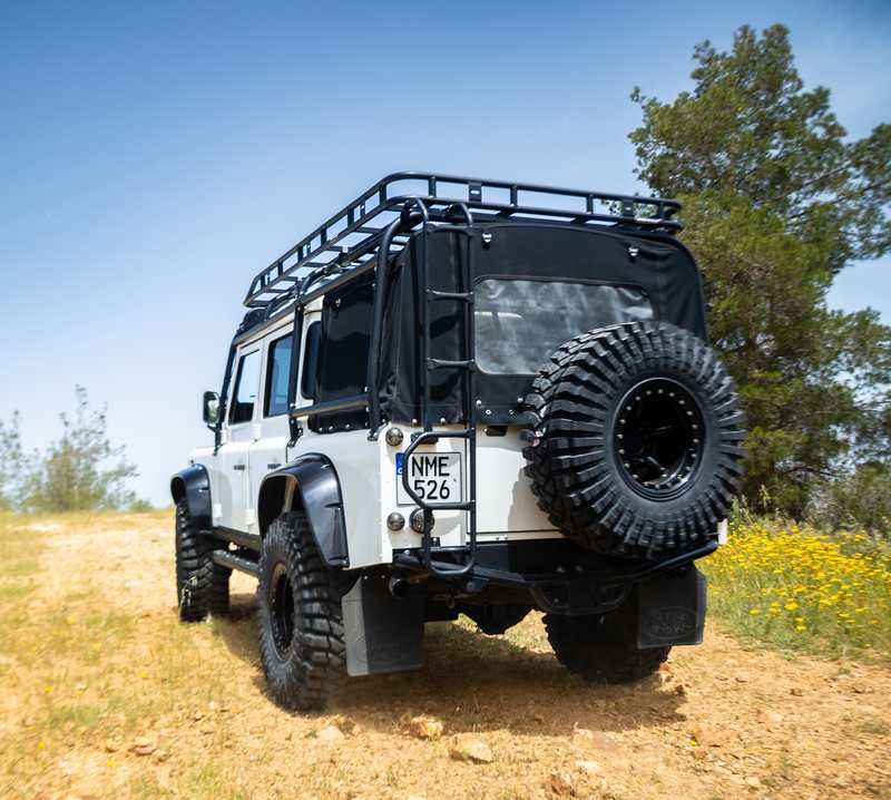 2003 Land Rover Defender 2,5L 2003 Cyprus