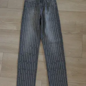 Fashion jeans with mini rhinestones, Επαρχία Λεμεσού — Λεμεσός - Άγιος Νικόλαος