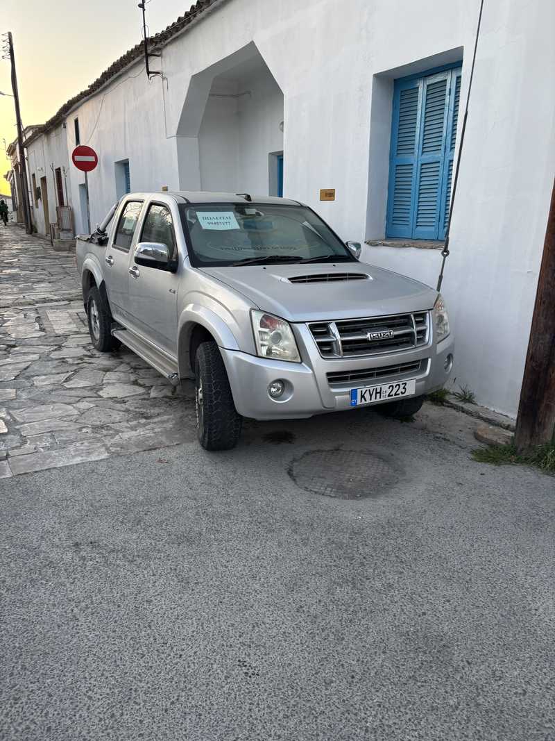 Isuzu Pick-up 2,5L 2010