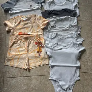 10 pieces 12 months vests and clothes, Επαρχία Λάρνακας — Αραδίππου - Άγιος Φανούριος
