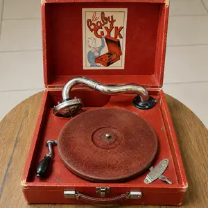 Vintage le baby gyk portable gramophone-france c.1935-working, Nicosia — Lakatameia - Agia Paraskevi