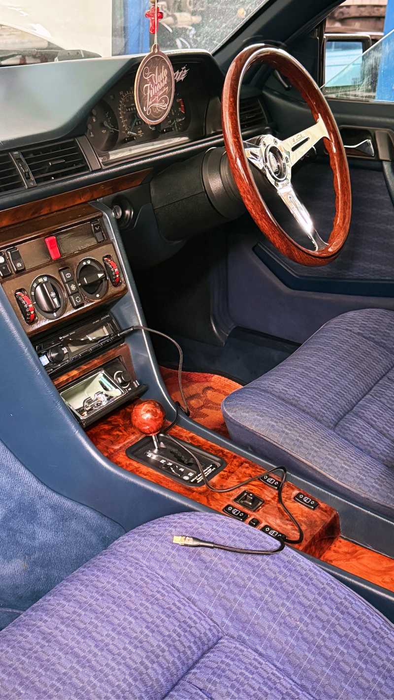1991 Mercedes-Benz C-Class 2,3L 1991 Cyprus