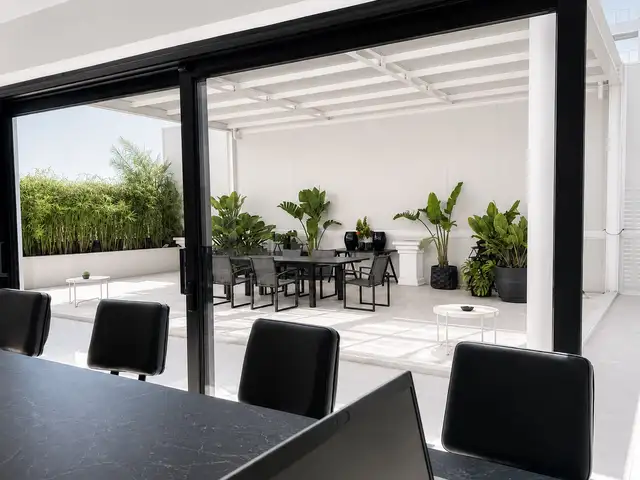Luxury office space in gladstonos business area, Limassol — Historical Center