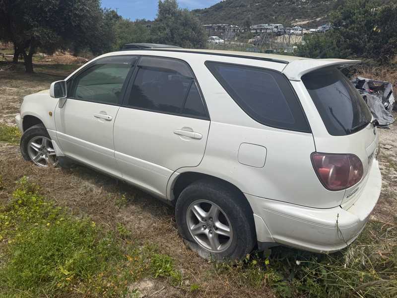 1999 Toyota Harrier 3,0L 1999 Cyprus