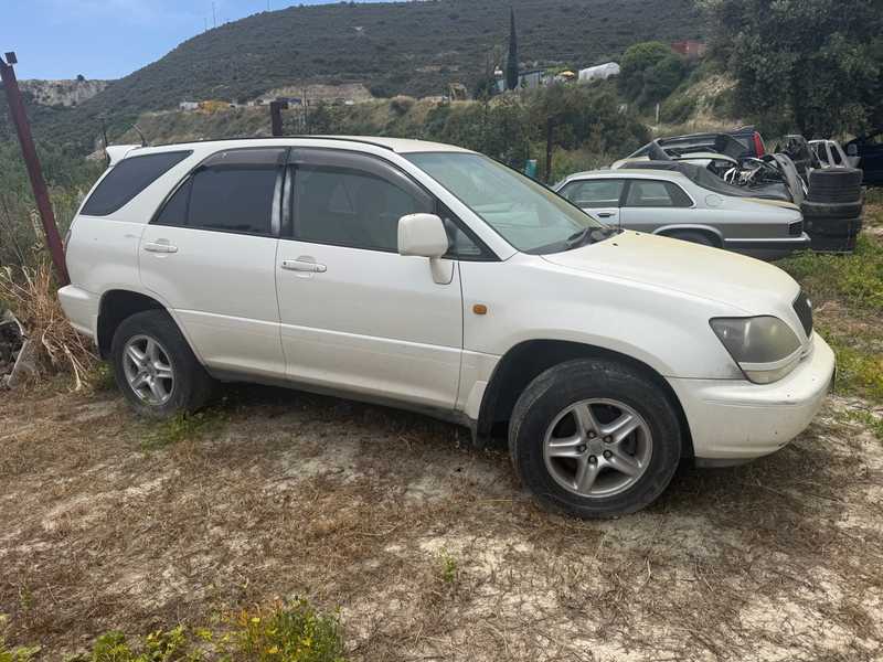 1999 Toyota Harrier 3,0L 1999 Cyprus