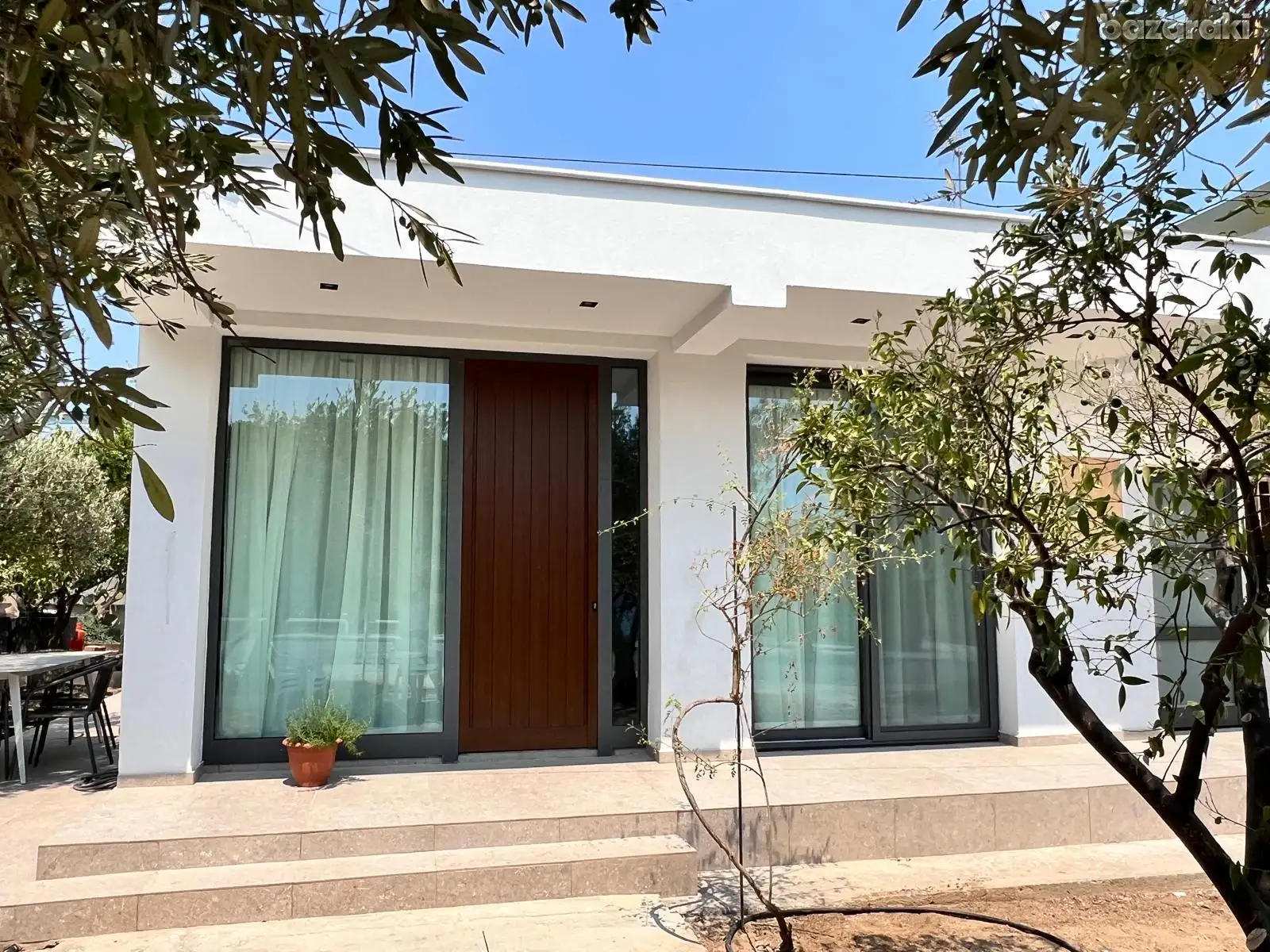House, 3 bedrooms — 13