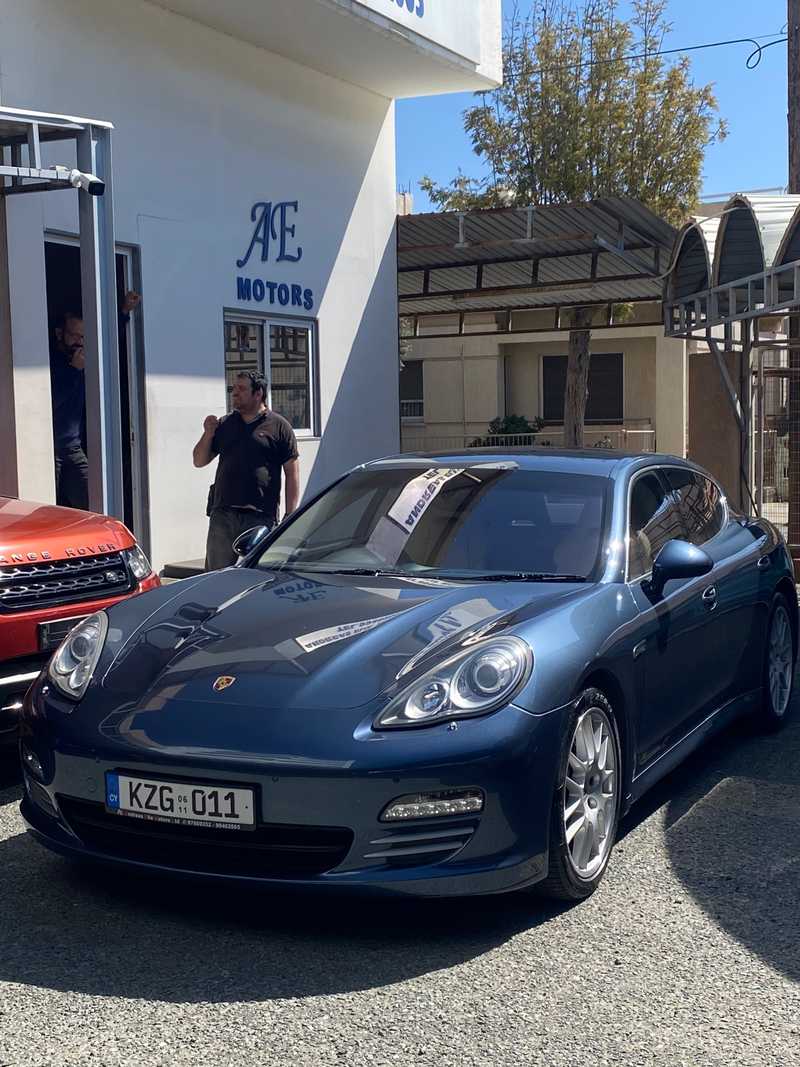 2011 Porsche Panamera 4,8L 2011 Cyprus