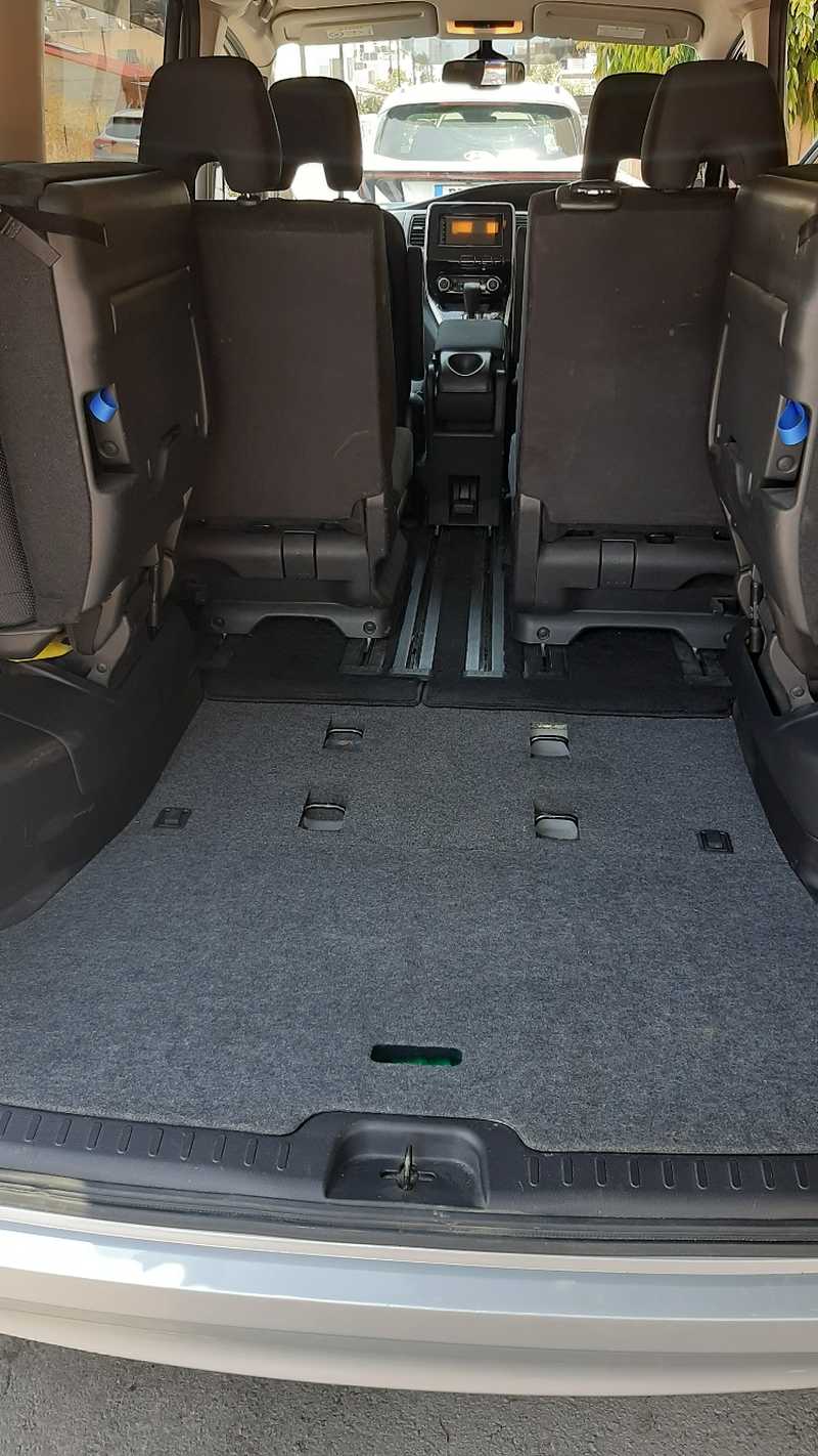 2020 Nissan Serena 2,0L 2020 Cyprus