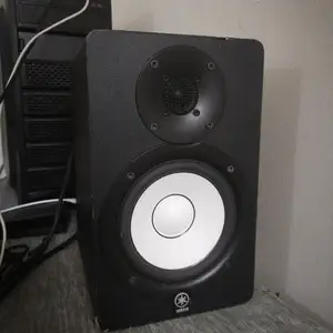 Yamaha HS5 stodio monitor speaker, Paphos — Tombs Of the Kings