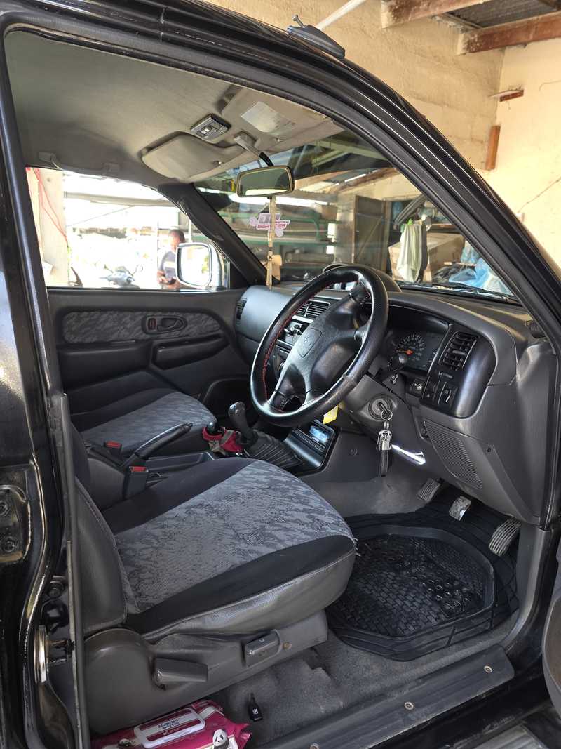 2001 Mitsubishi L200 2,5L 2001 Cyprus
