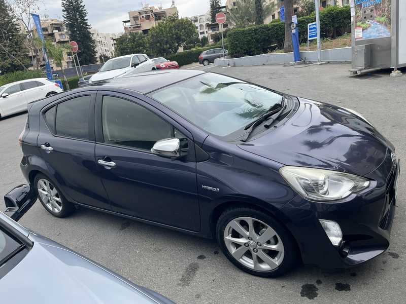 2015 Toyota Aqua 1,5L 2015 Cyprus