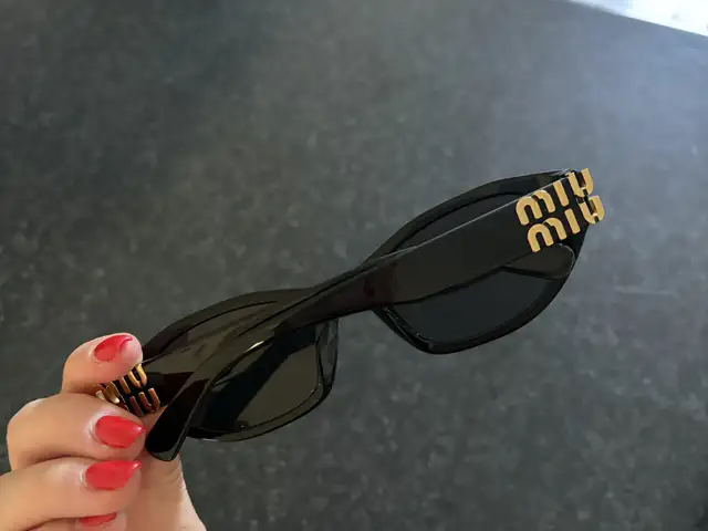 Miu miu sunglasses model smu a03, Επαρχία Λεμεσού — Ύψωνας