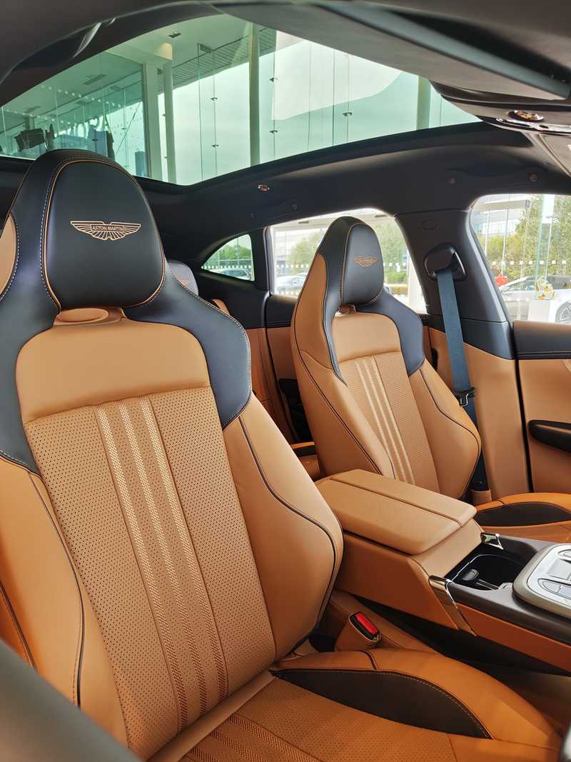 2025 Aston Martin DBX 4,0L 2025 Cyprus