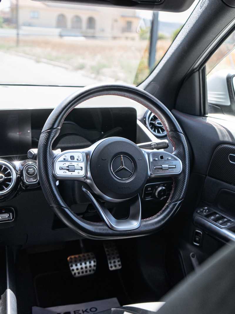 2021 Mercedes-Benz GLA-Class 2,0L 2021 Cyprus