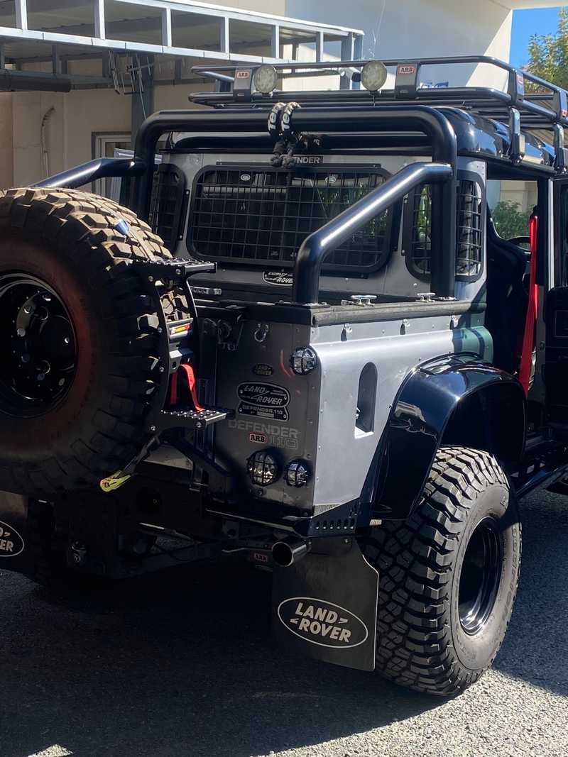 2004 Land Rover Defender 2,5L 2004 Cyprus