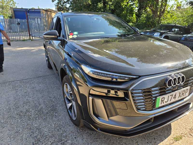 Audi e-tron Electric 2024