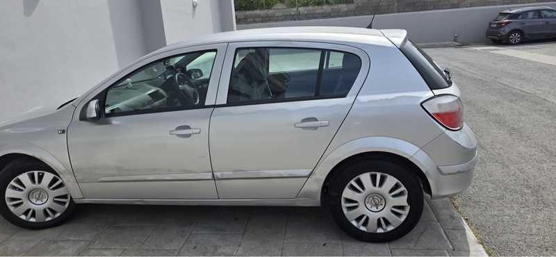 2006 Opel, Vauxhall Astra 1,6L 2006 Cyprus