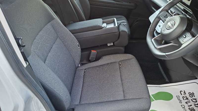 2023 Nissan Serena 2,0L 2023 Cyprus