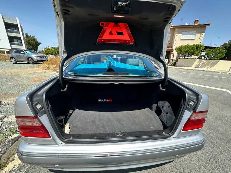 2003 Mercedes-Benz E-Class 2,0L 2003 Cyprus