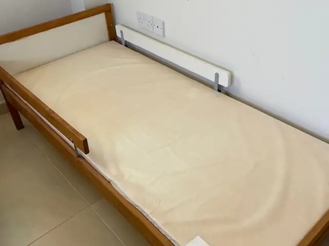 Bed for a kid, 70x160, ikea, with mattress additional side edge and fitted sheet, Limassol — Pissouri