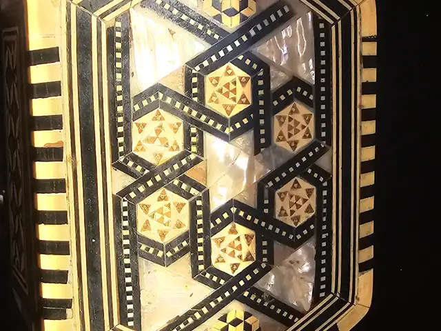 Antique syrian inlaid box c.1900 mother of pearl & bone, Επαρχία Λάρνακας — Λάρνακα - Χρυσοπολίτισσα
