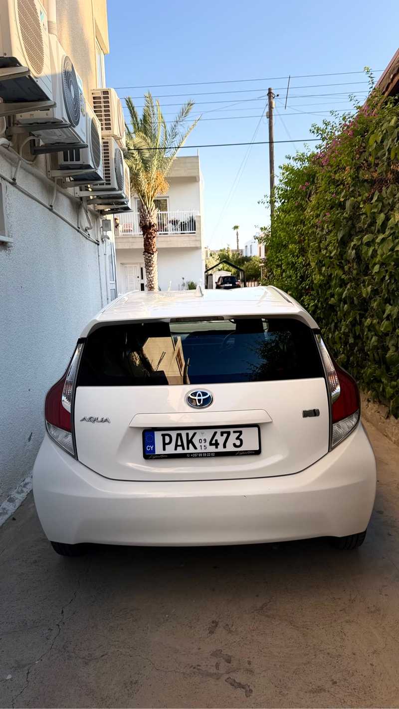 2015 Toyota Aqua 1,5L 2015 Cyprus