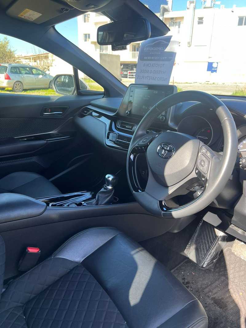 2021 Toyota C-HR 1,8L 2021 Cyprus