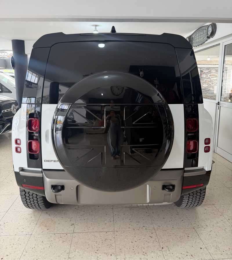 2025 Land Rover Defender 3,0L 2025 Cyprus