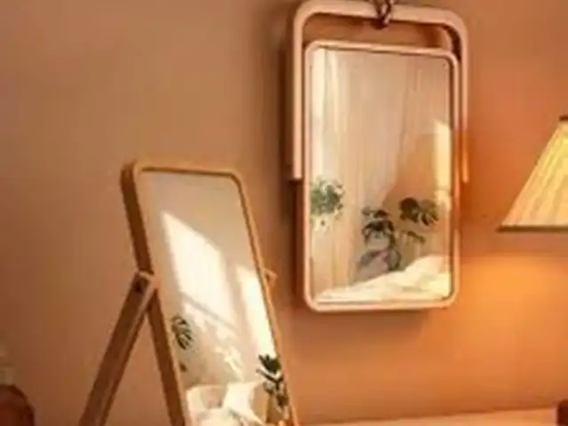 Lovely ikea ikornnes decor table/wall mirror - ash wood -size 27x40 cm- like new, Επαρχία Πάφου — Paphos - Άγιος Θεόδωρος
