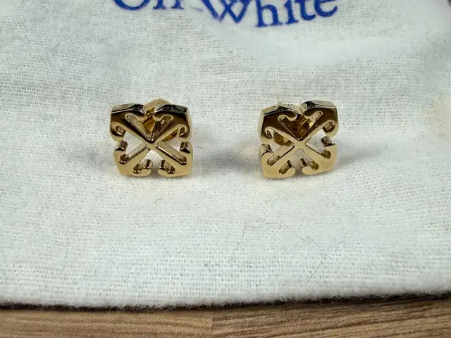 Off white earrings, Limassol — Limassol - Agios Ioannis