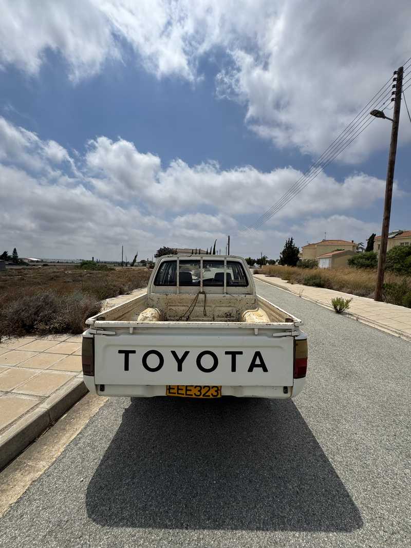 1997 Toyota Hilux 2,4L 1997 Cyprus