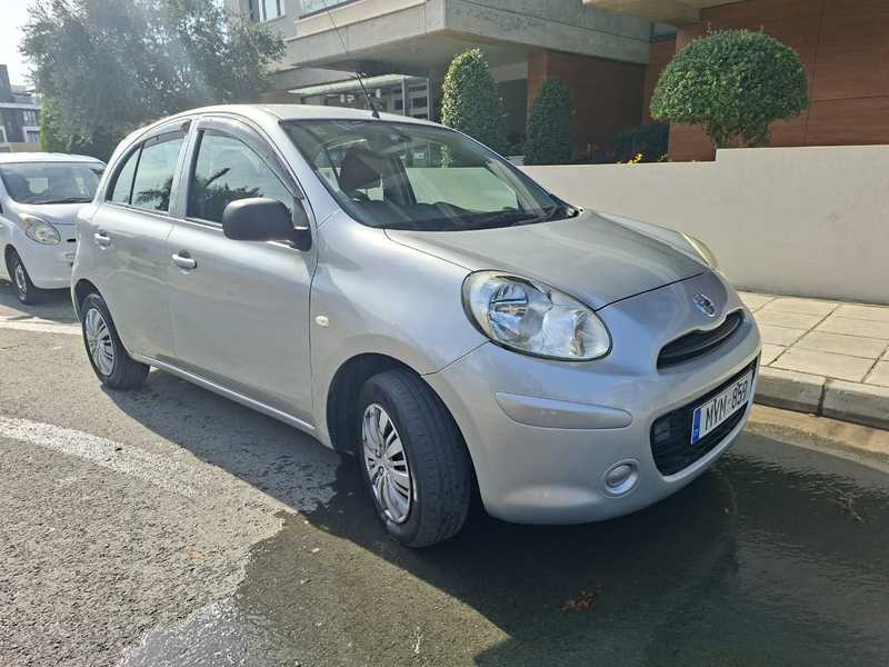 Nissan March 1,2L 2013