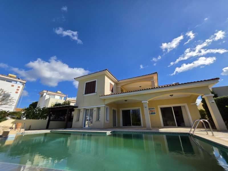 5-bedroom villa for sale