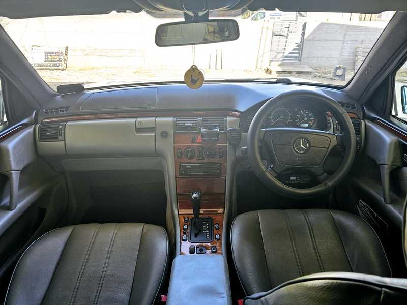 1997 Mercedes-Benz E-Class 2,4L 1997 Cyprus