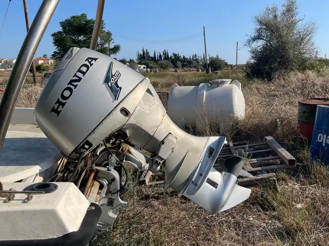 Bf50 honda 4 stroke, Larnaca — Mazotos