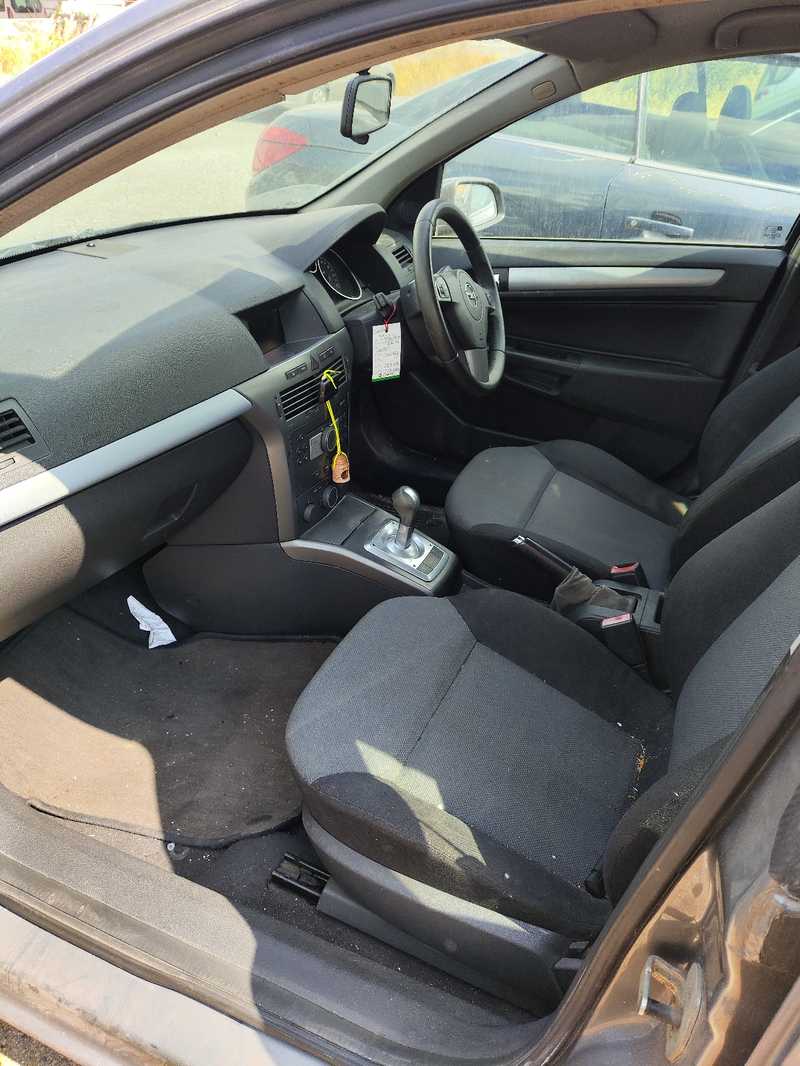2004 Opel, Vauxhall Astra 1,6L 2004 Cyprus