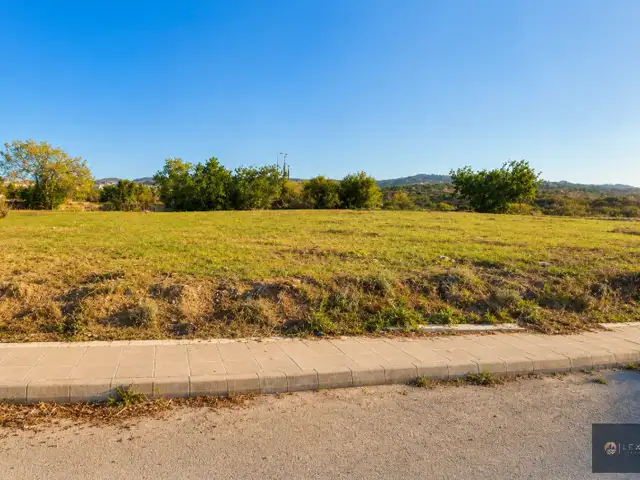 Residential Plot 605 m², Paphos — Paphos - Anavargos