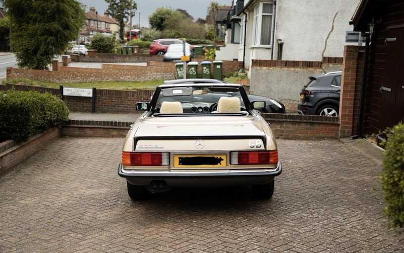 1985 Mercedes-Benz SL-Class 5,0L 1985 Cyprus