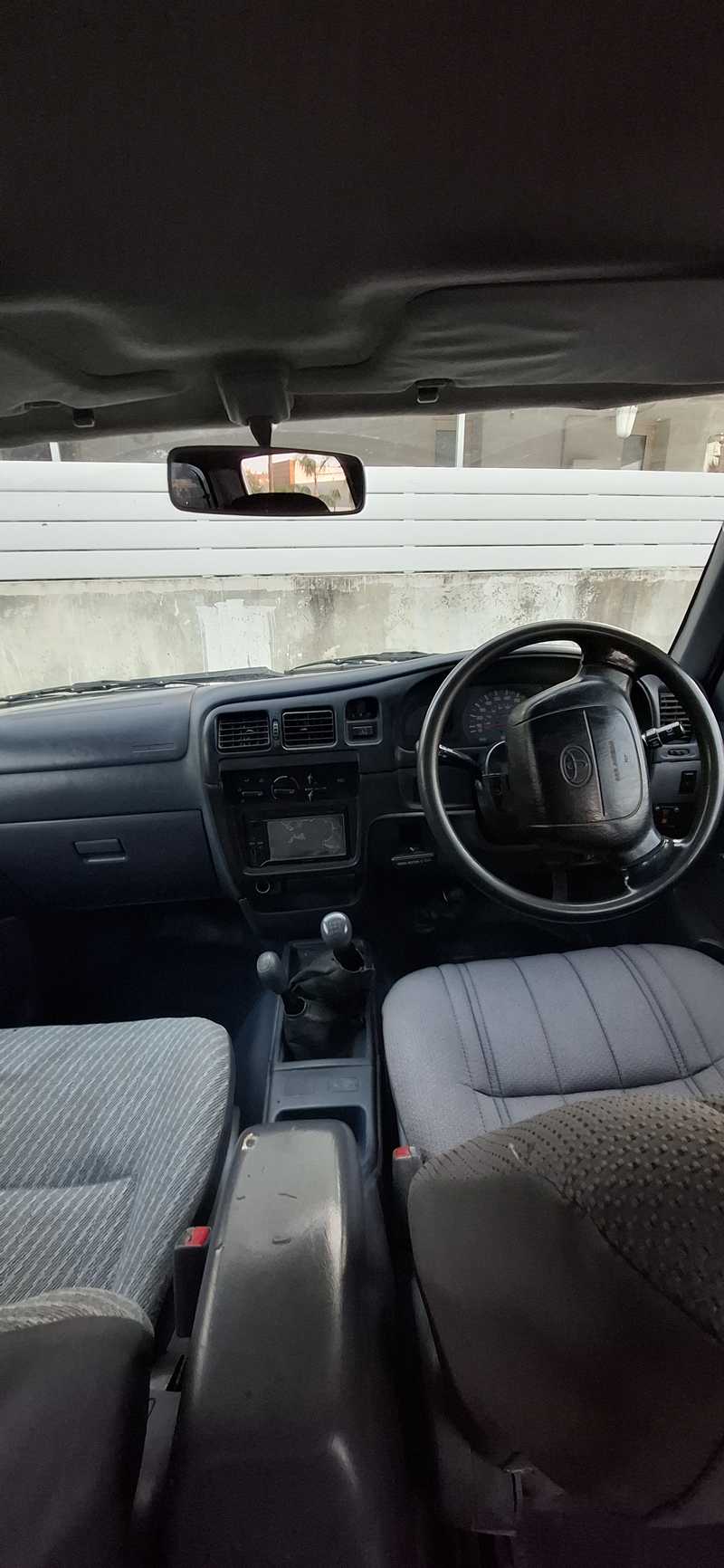2000 Toyota Hilux 2,4L 2000 Cyprus
